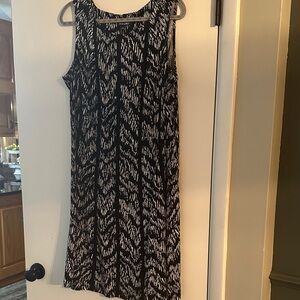Roz & Ali Black and White Abstract Mini Dress